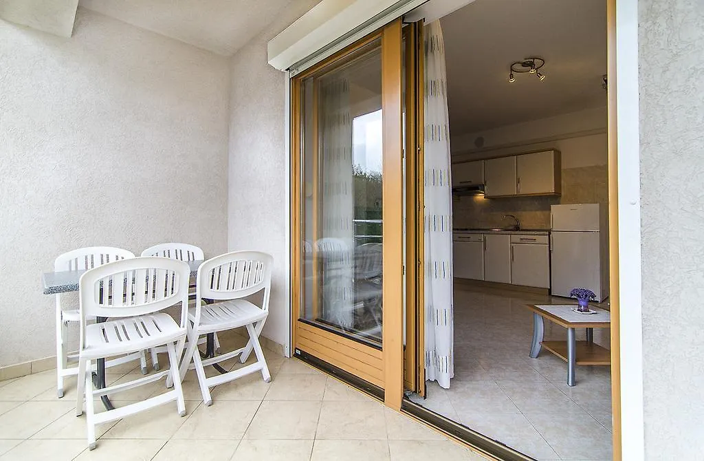 Apartments Skoko 1218 Premantura